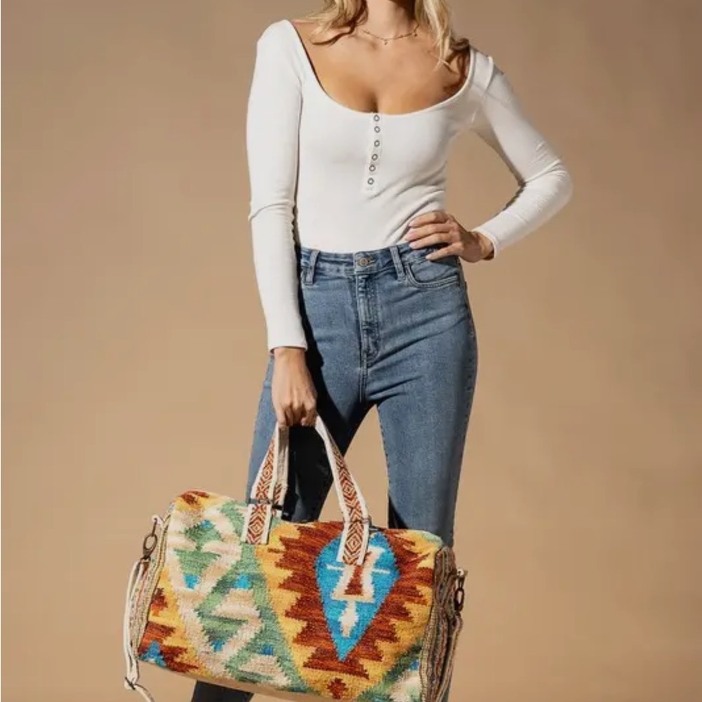 Bohemian Western Weekender Red/Orange Geometric Travel Bag NWT - Picture 4 of 13